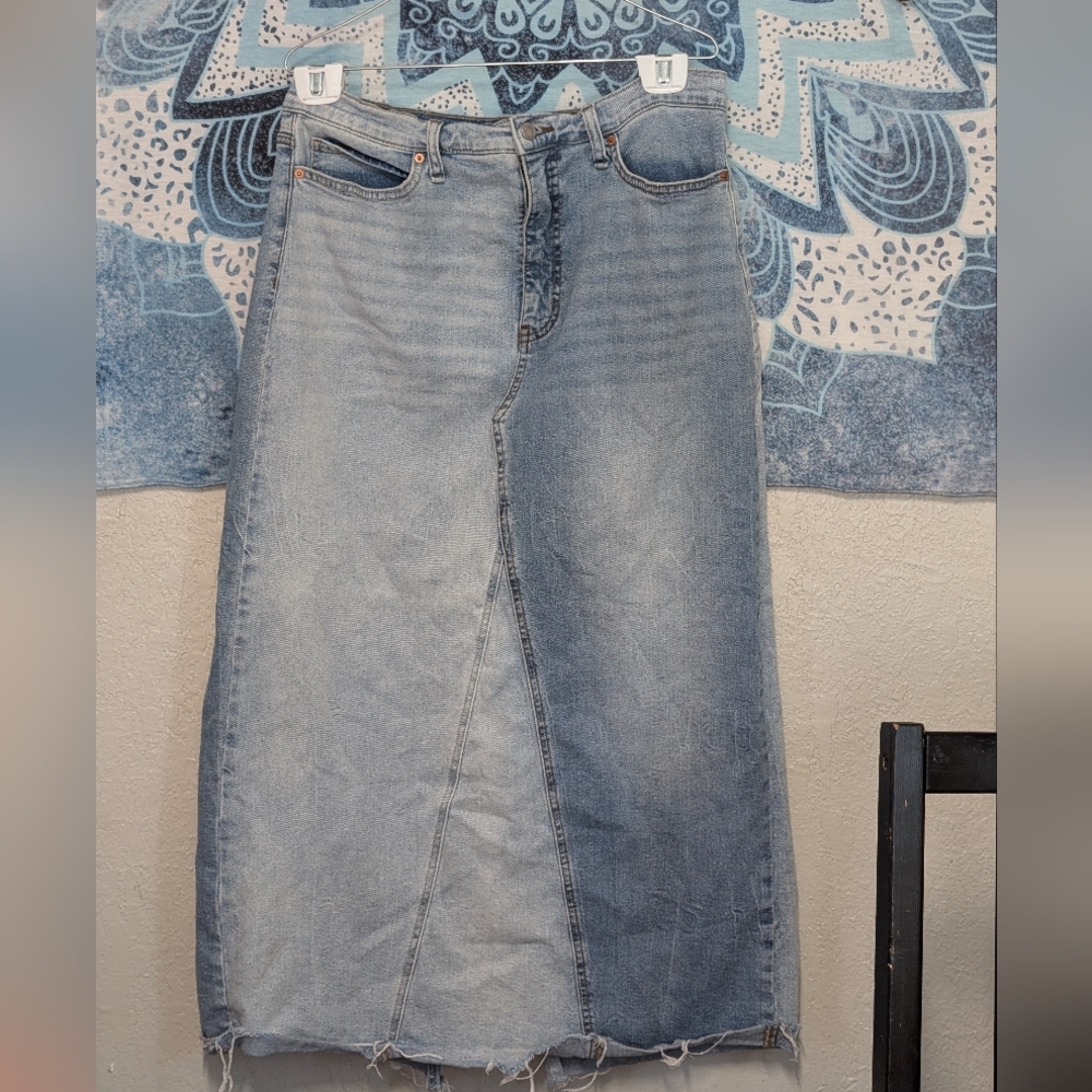 Two-Tone Light Denim Maxi Skirt 14 Slit Raw Hem Boho Indie Sleaze Pockets